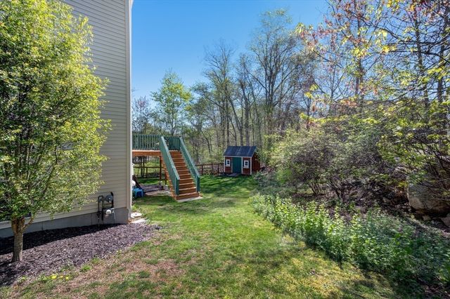 289 Weymouth St, Holbrook, MA 02343