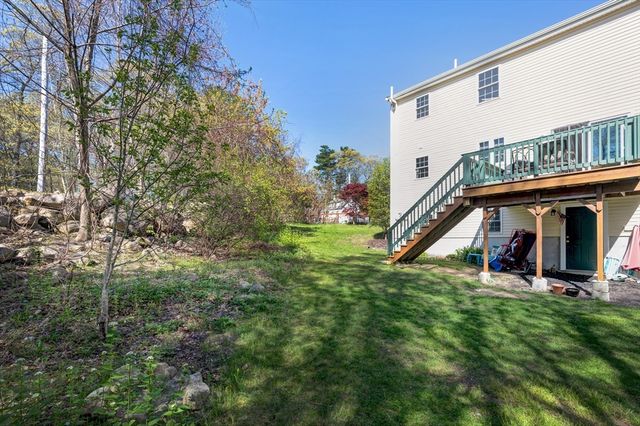 289 Weymouth St, Holbrook, MA 02343