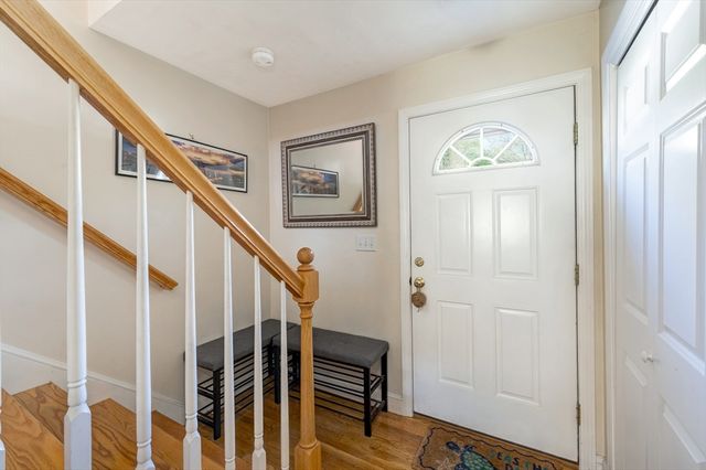 289 Weymouth St, Holbrook, MA 02343