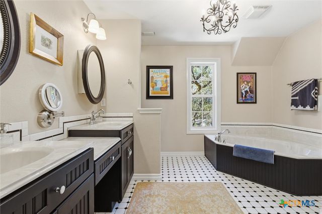 108 Quarry Crest Circle, San Marcos, TX 78666