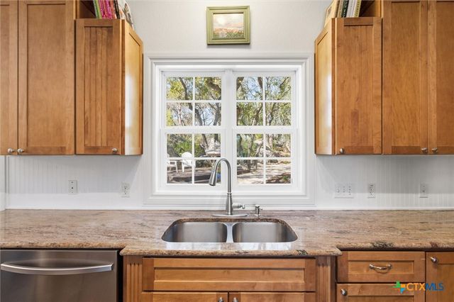 108 Quarry Crest Circle, San Marcos, TX 78666