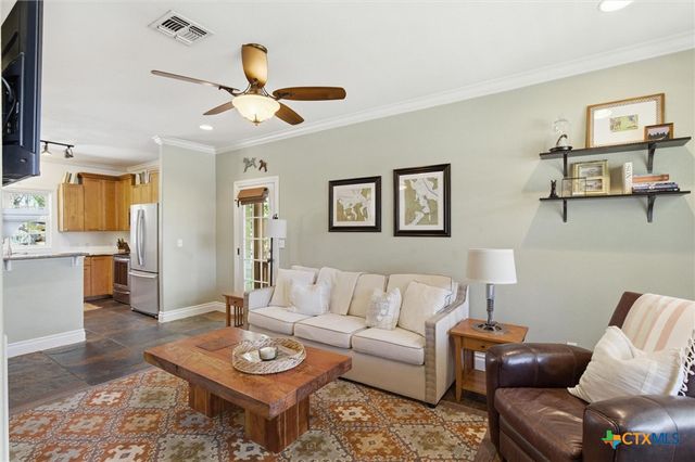 108 Quarry Crest Circle, San Marcos, TX 78666