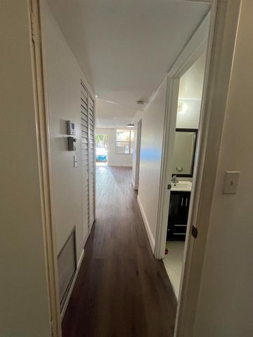 9141 Sunrise Lakes Boulevard 115, Sunrise, FL 33322