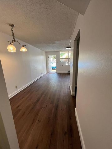 9141 Sunrise Lakes Boulevard 115, Sunrise, FL 33322