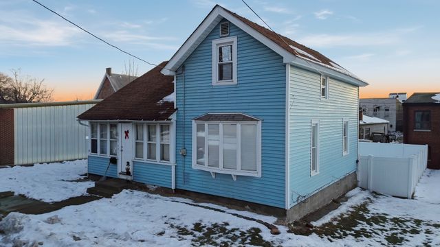 105 E Knox Street, Morrison, IL 61270