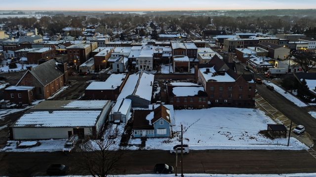 105 E Knox Street, Morrison, IL 61270