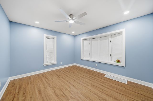 105 E Knox Street, Morrison, IL 61270