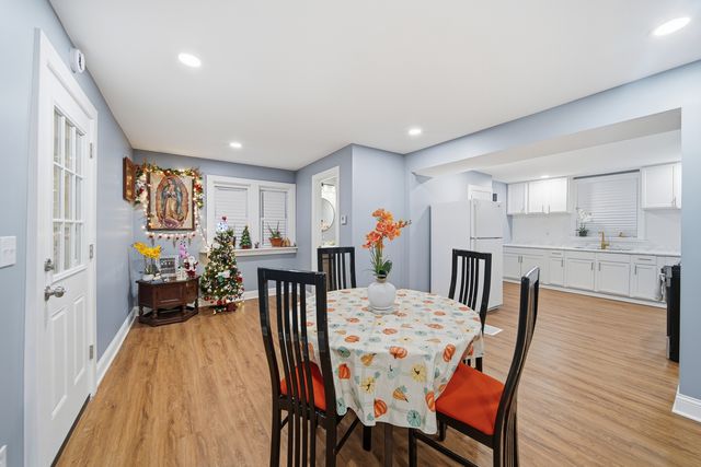 105 E Knox Street, Morrison, IL 61270