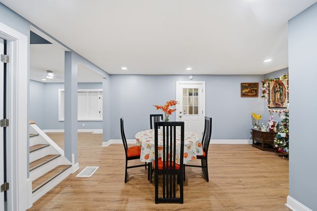 105 E Knox Street, Morrison, IL 61270