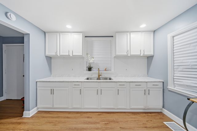 105 E Knox Street, Morrison, IL 61270