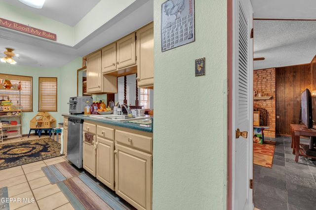 608 CENTENNIAL Drive, El Paso, TX 79912