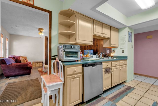 608 CENTENNIAL Drive, El Paso, TX 79912