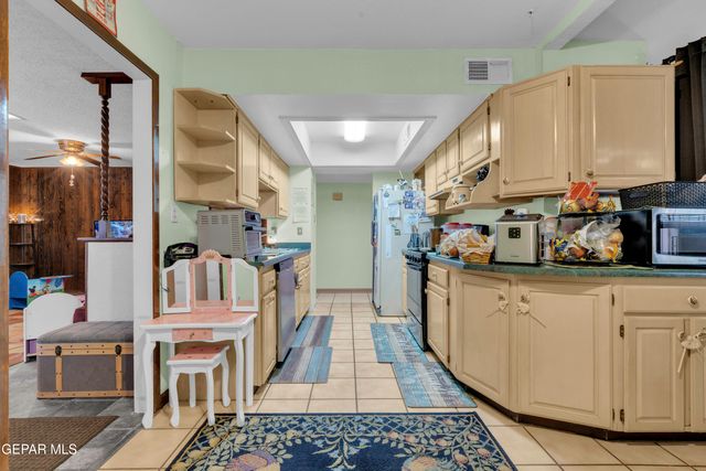 608 CENTENNIAL Drive, El Paso, TX 79912