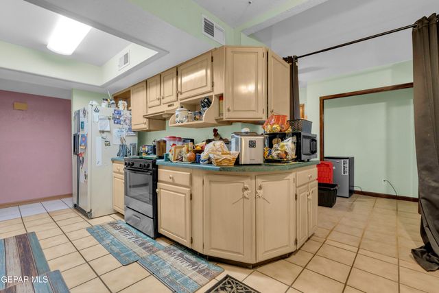 608 CENTENNIAL Drive, El Paso, TX 79912