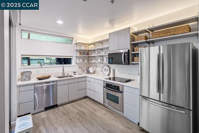 1201 Pine St 130, Oakland, CA 94607