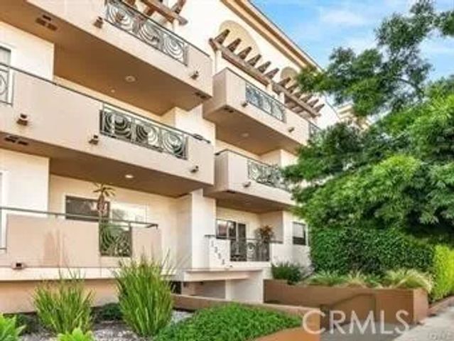 1353 N Fuller Avenue 103, Los Angeles, CA 90046