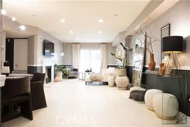 1353 N Fuller Avenue 103, Los Angeles, CA 90046