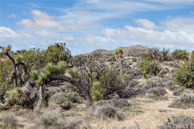 9486 Carmelita Circle, Yucca Valley, CA 92284