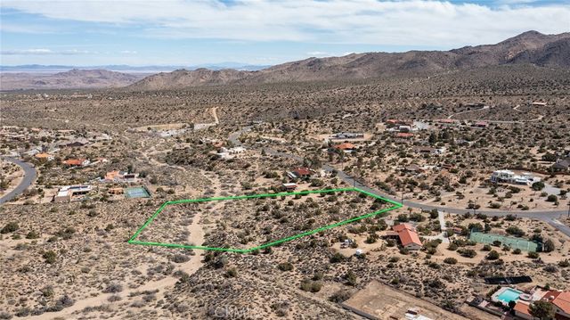 9486 Carmelita Circle, Yucca Valley, CA 92284