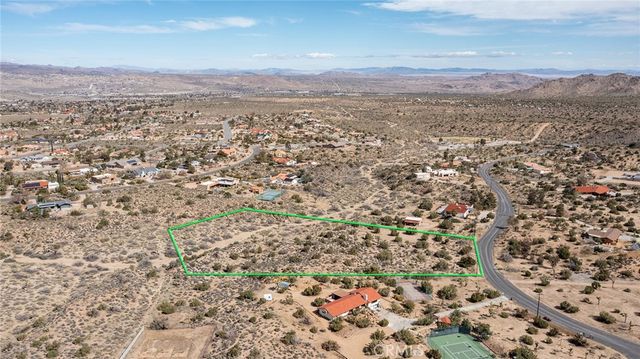 9486 Carmelita Circle, Yucca Valley, CA 92284