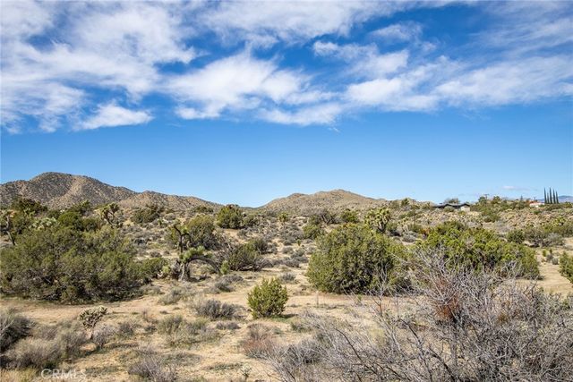 9486 Carmelita Circle, Yucca Valley, CA 92284