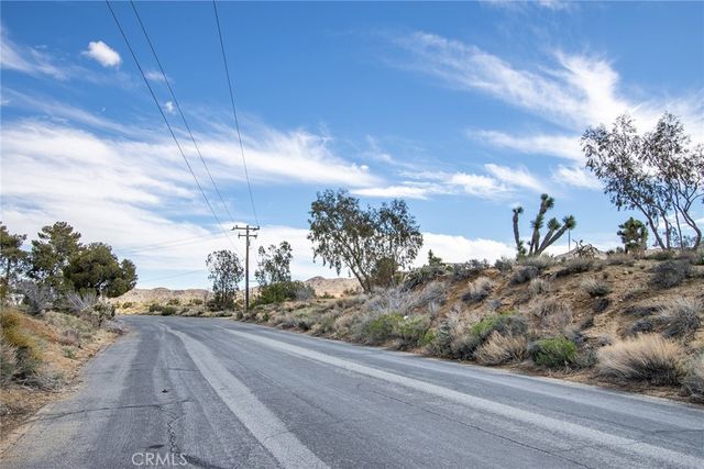9486 Carmelita Circle, Yucca Valley, CA 92284