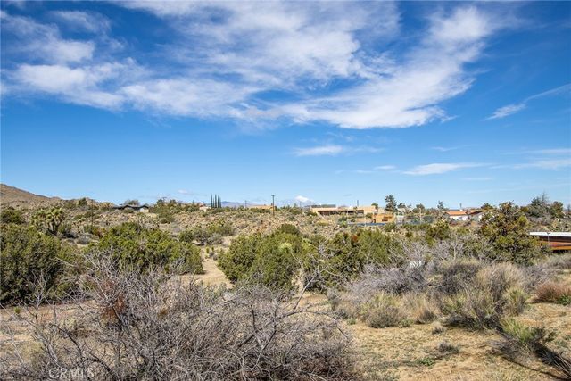 9486 Carmelita Circle, Yucca Valley, CA 92284