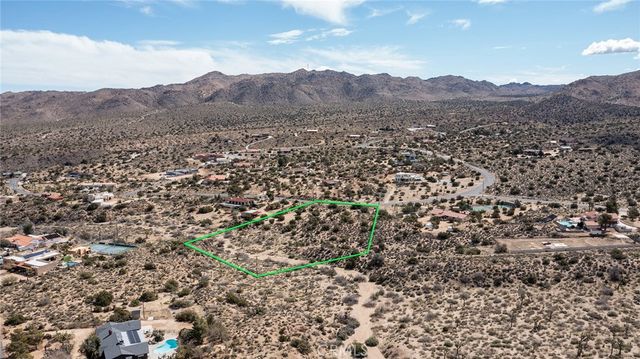 9486 Carmelita Circle, Yucca Valley, CA 92284