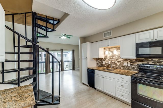12900 Walden Road 104A, Montgomery, TX 77356