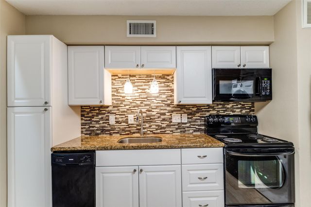 12900 Walden Road 104A, Montgomery, TX 77356