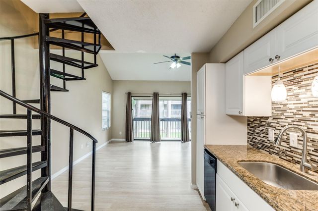 12900 Walden Road 104A, Montgomery, TX 77356