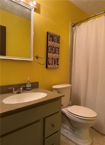 26 Colonial Parkway H, Pittsford, NY 14534