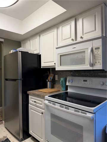 26 Colonial Parkway H, Pittsford, NY 14534