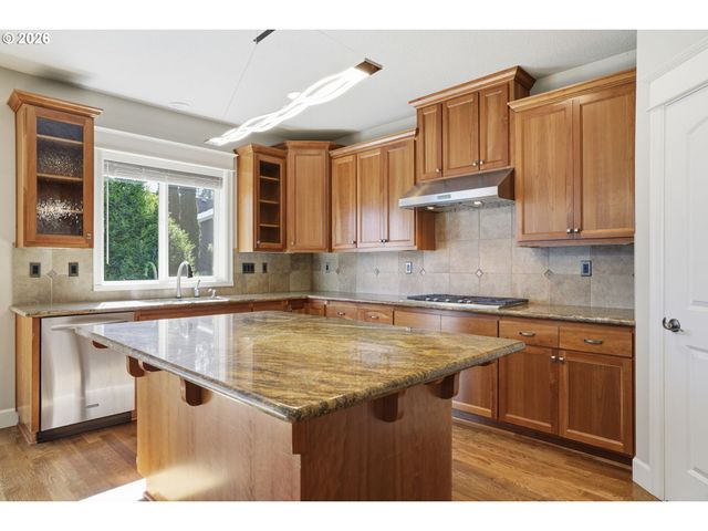 13874 Sw HALCYON Ter, Portland, OR 97223