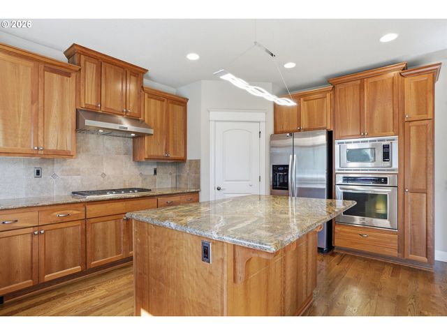 13874 Sw HALCYON Ter, Portland, OR 97223