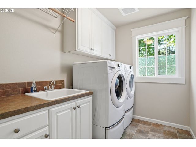 13874 Sw HALCYON Ter, Portland, OR 97223