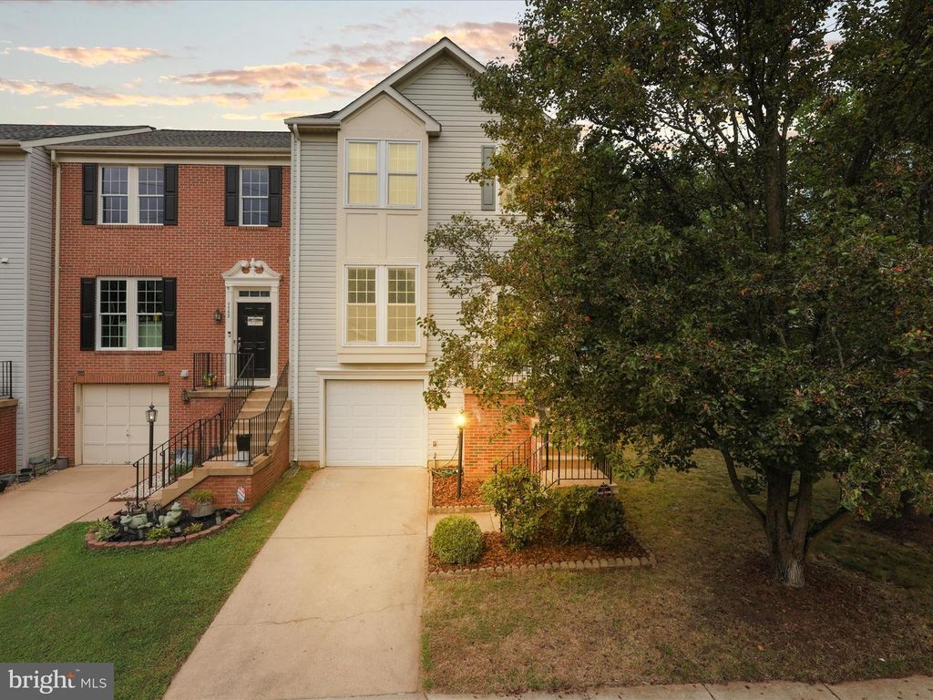 7755 EFFINGHAM SQ, Alexandria, VA 22315