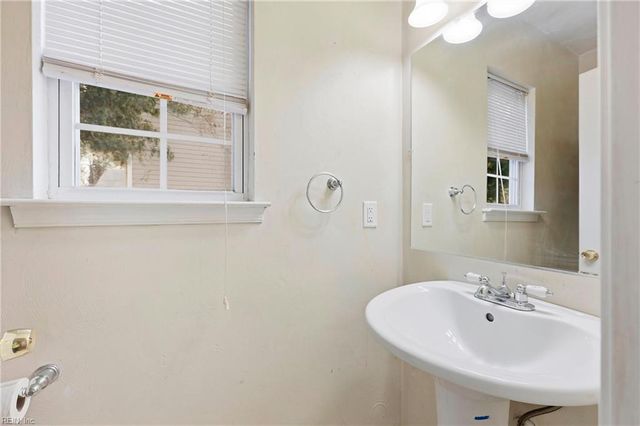 6456 Palem RD, Norfolk, VA 23513