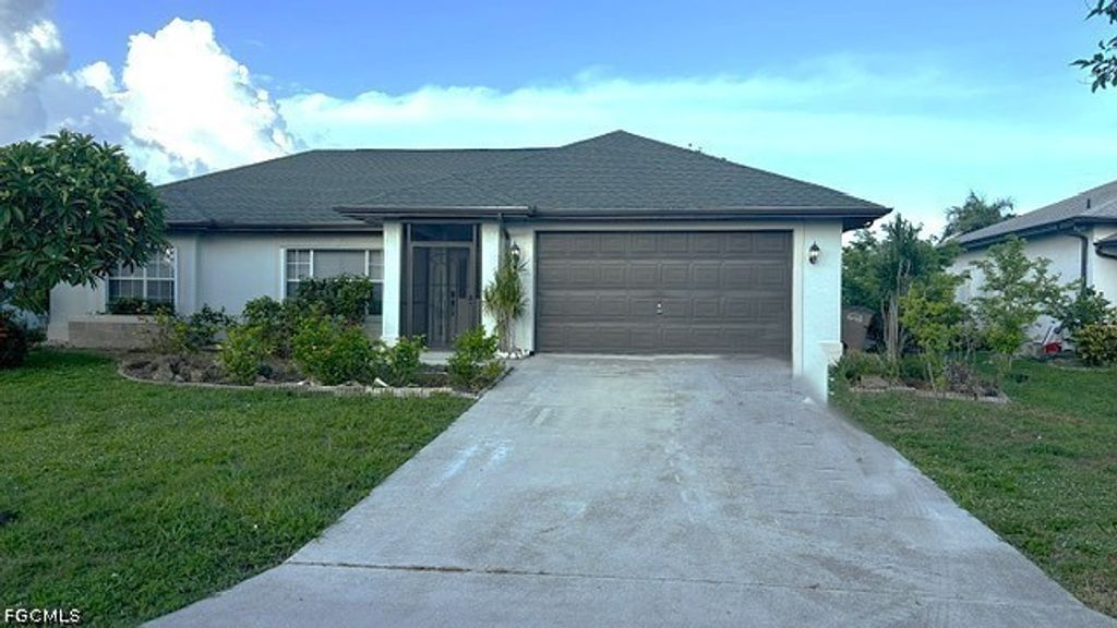 Image 1 of property listing at 2205 SE 18th AVE, Cape Coral, FL 33990