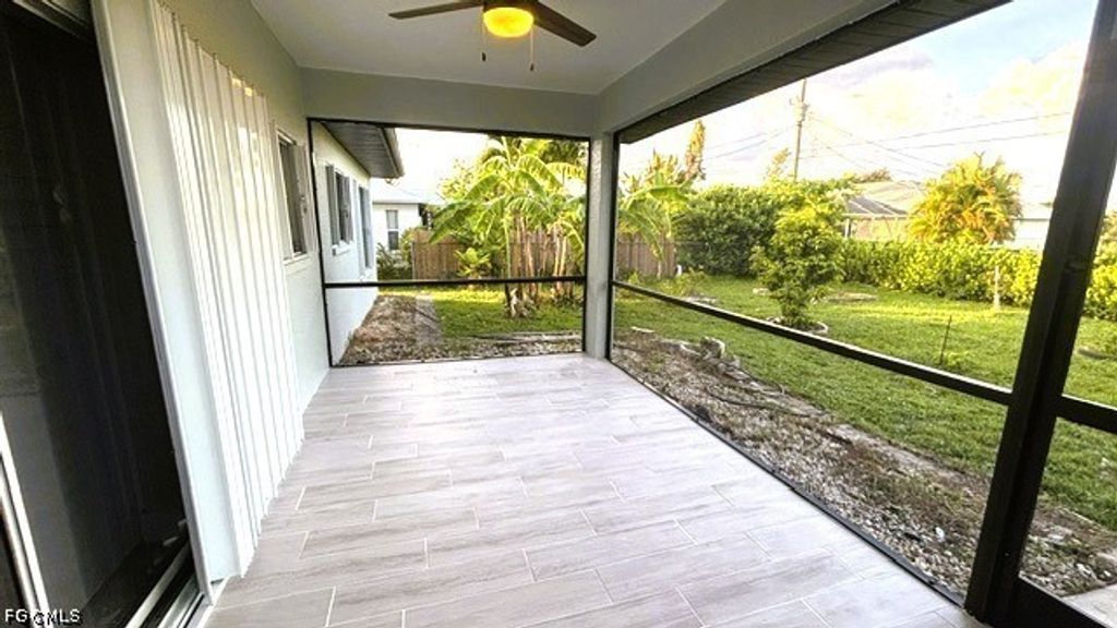 Image 14 of property listing at 2205 SE 18th AVE, Cape Coral, FL 33990