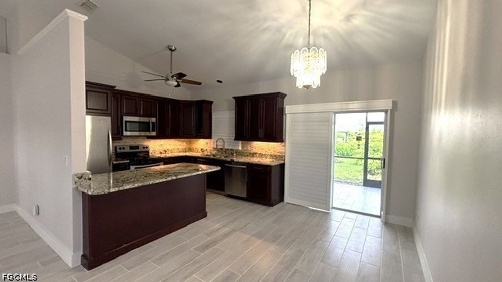 Image 4 of property listing at 2205 SE 18th AVE, Cape Coral, FL 33990