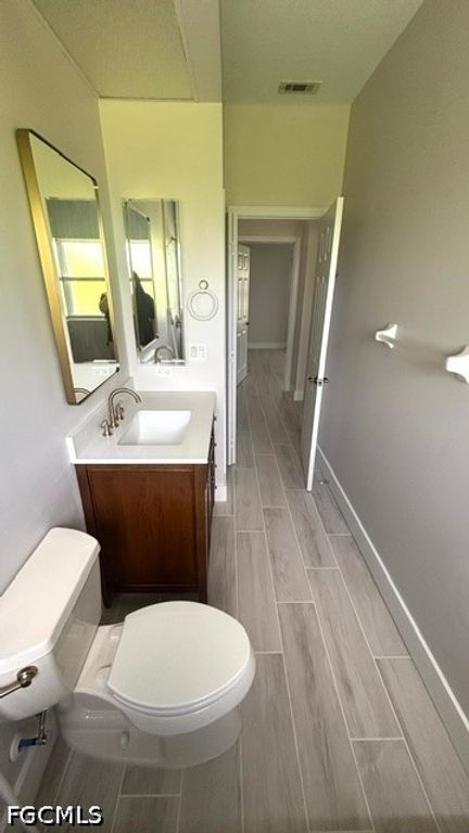 Image 9 of property listing at 2205 SE 18th AVE, Cape Coral, FL 33990