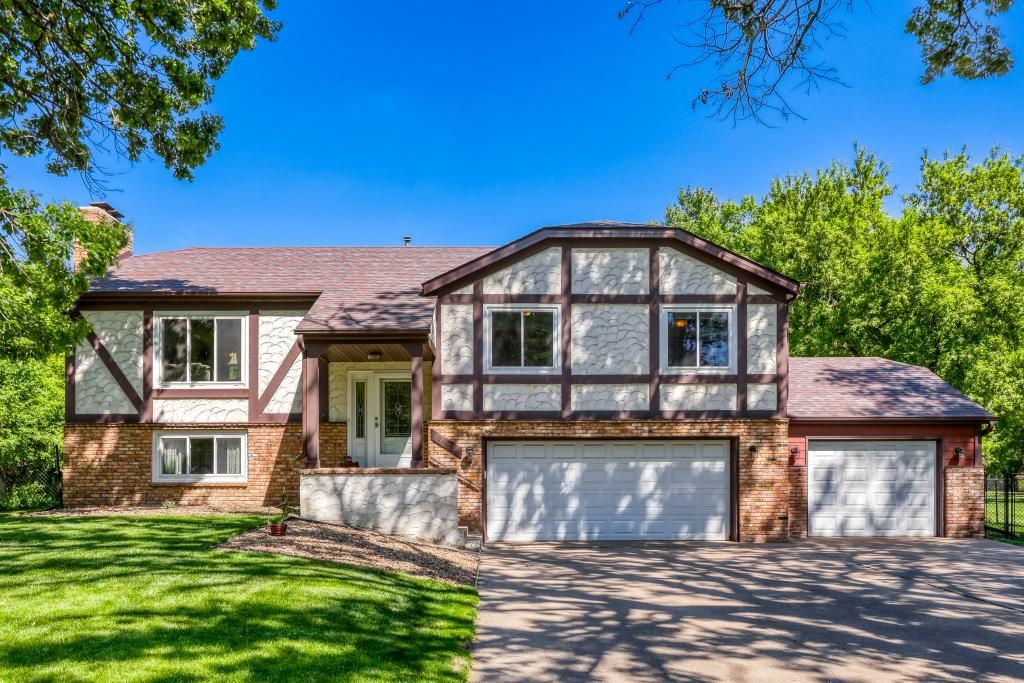 9951 Ibis Street NW, Coon Rapids, MN 55433