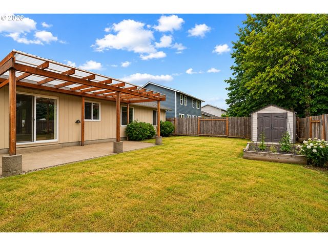 980 Se OAK St, Dundee, OR 97115