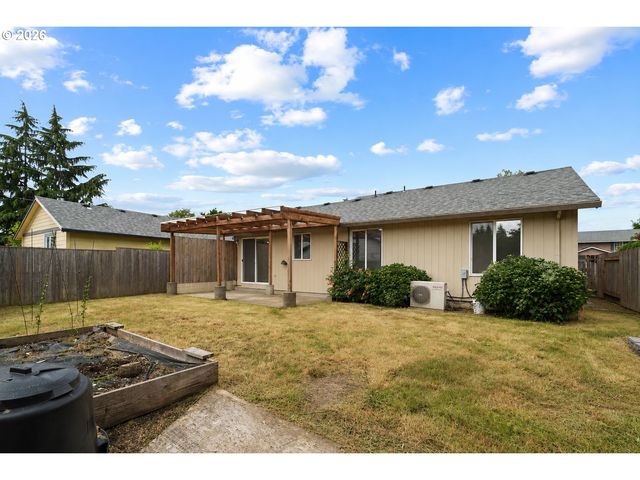 980 Se OAK St, Dundee, OR 97115