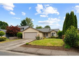 980 Se OAK St, Dundee, OR 97115
