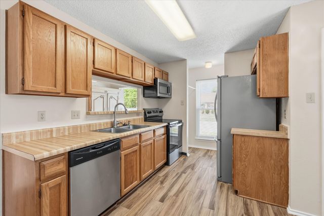 114 Glade Shadow Drive, Euless, TX 76039