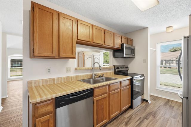 114 Glade Shadow Drive, Euless, TX 76039