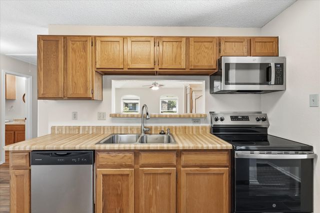 114 Glade Shadow Drive, Euless, TX 76039