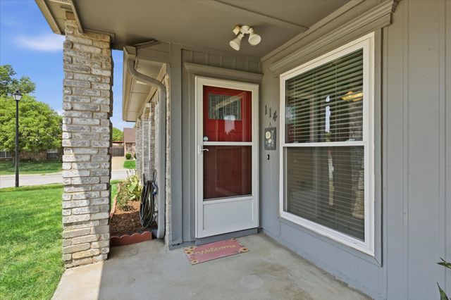 114 Glade Shadow Drive, Euless, TX 76039